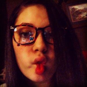 Meet your Posher, Hailey